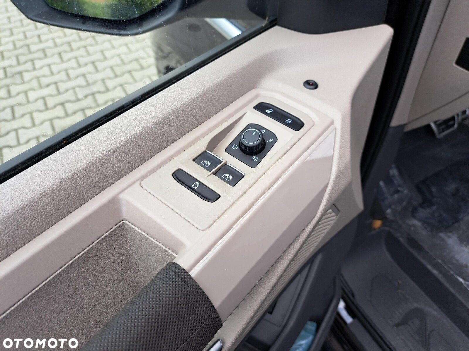 Volkswagen Multivan - 30