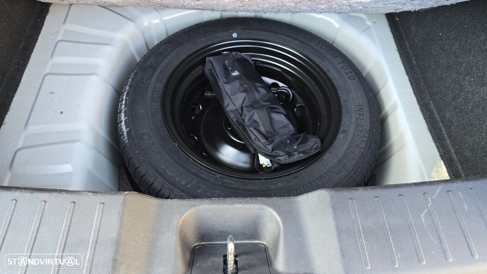 Nissan Juke 1.0 DIG-T N-Connecta DCT - 49