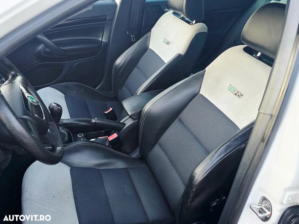 Skoda Octavia Combi 2.0 RS TDI - 11