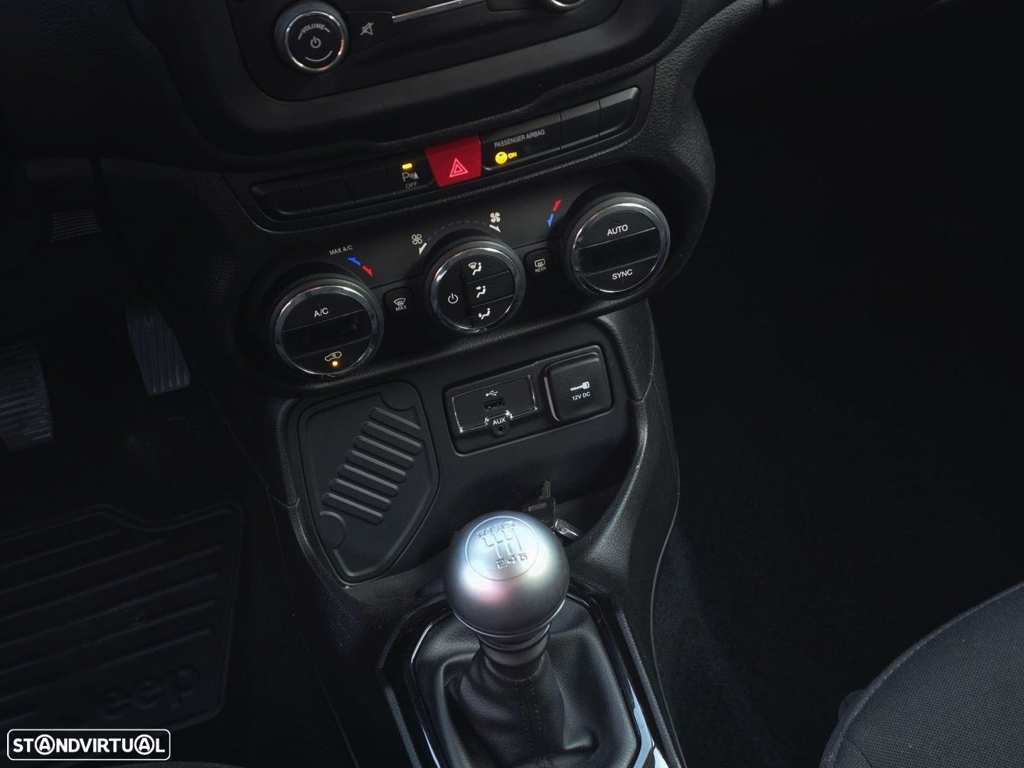 Jeep Renegade 1.6 MJD Night Eagle - 16