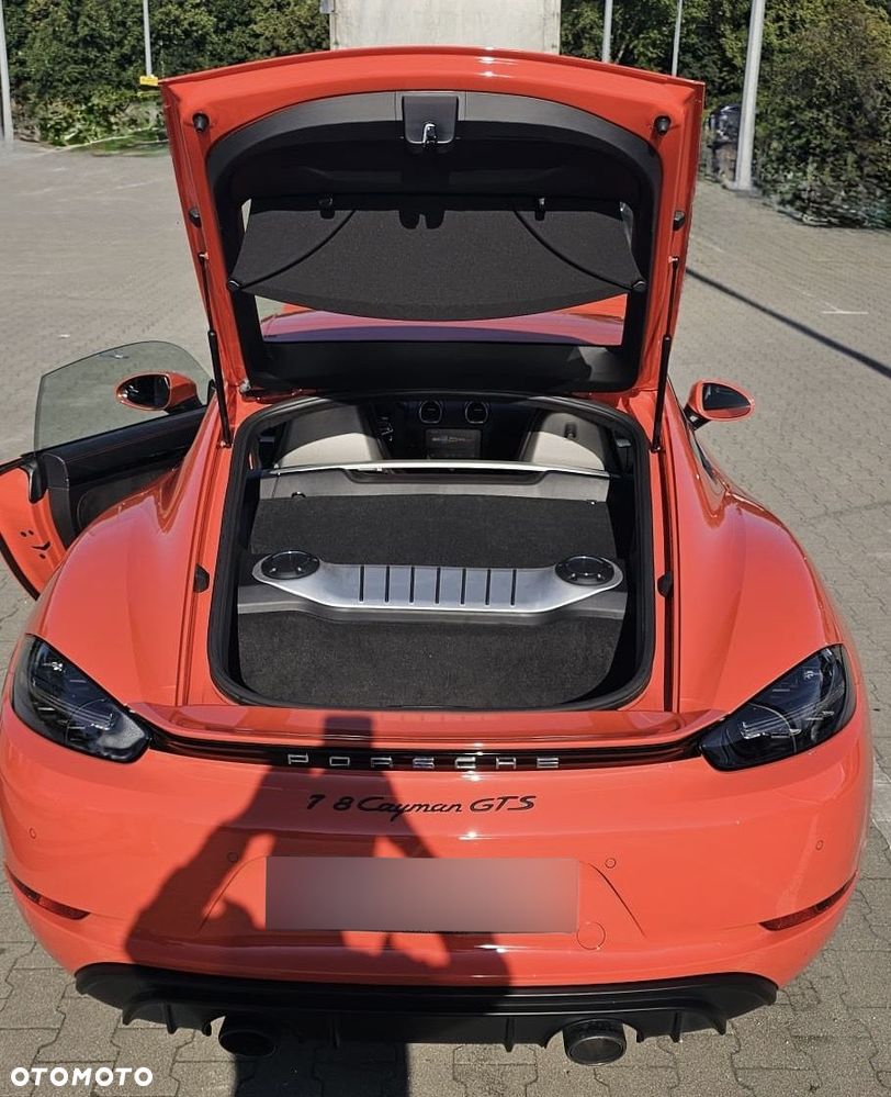 Porsche 718 Cayman - 15