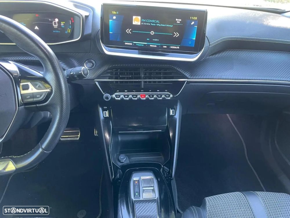 Peugeot e-2008 50 kWh GT - 25