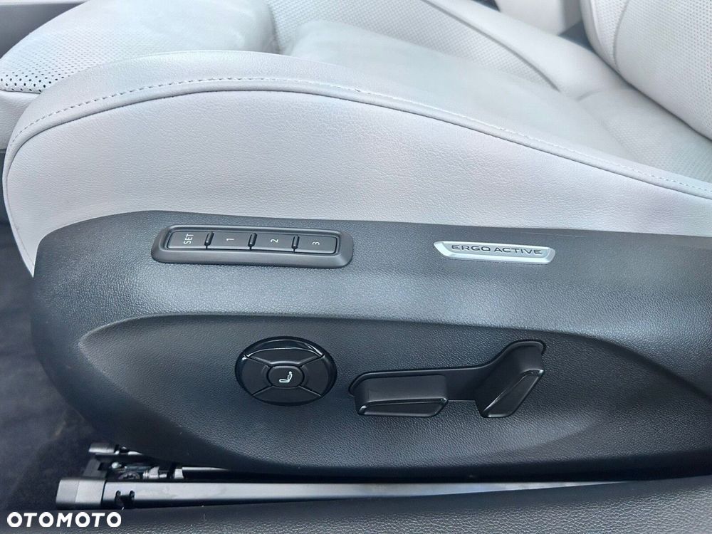 Volkswagen Passat - 10