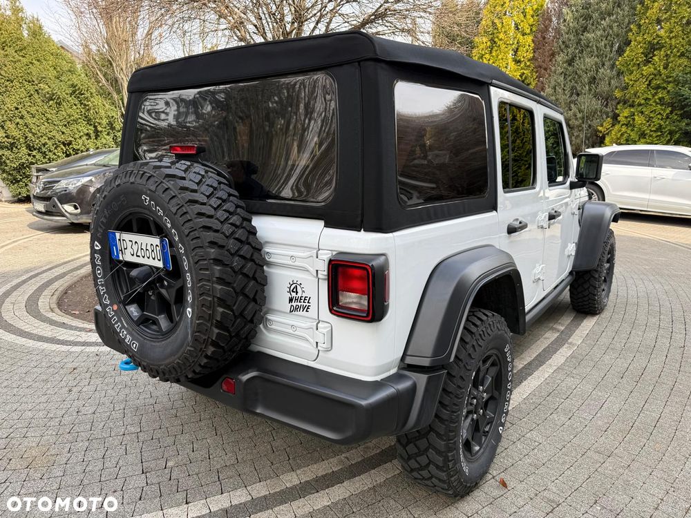 Jeep Wrangler - 11
