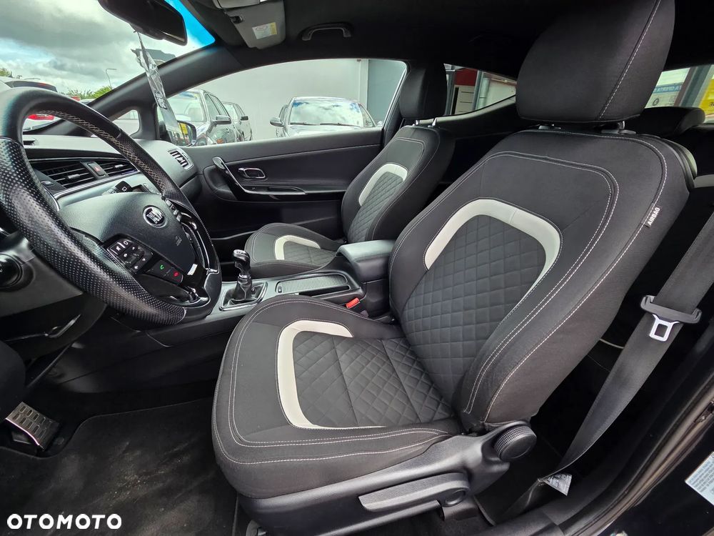 Kia ProCeed 1.6 CRDi 136 ISG GT Line - 22