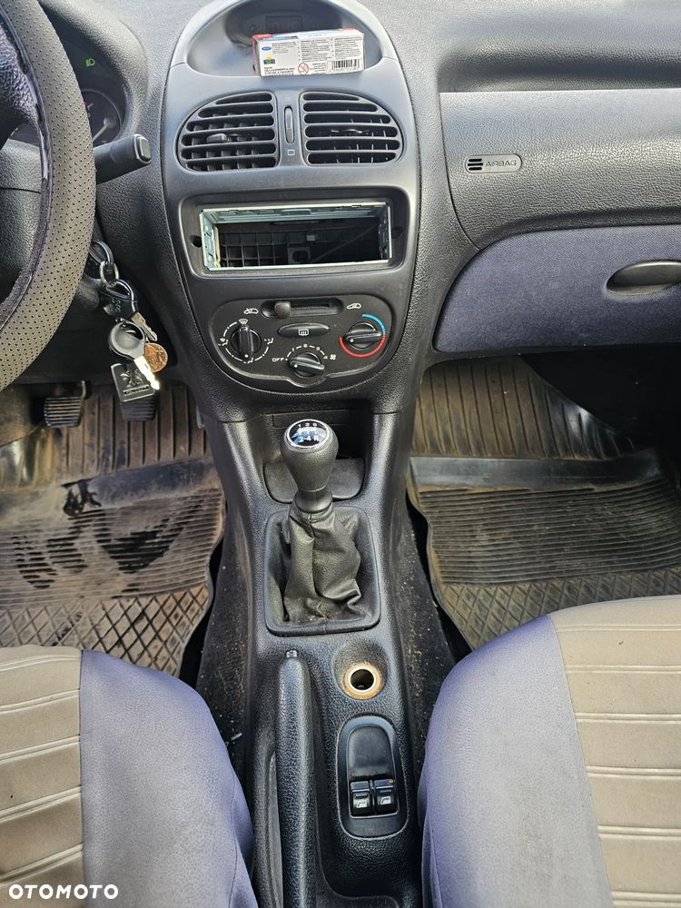 Peugeot 206 - 17