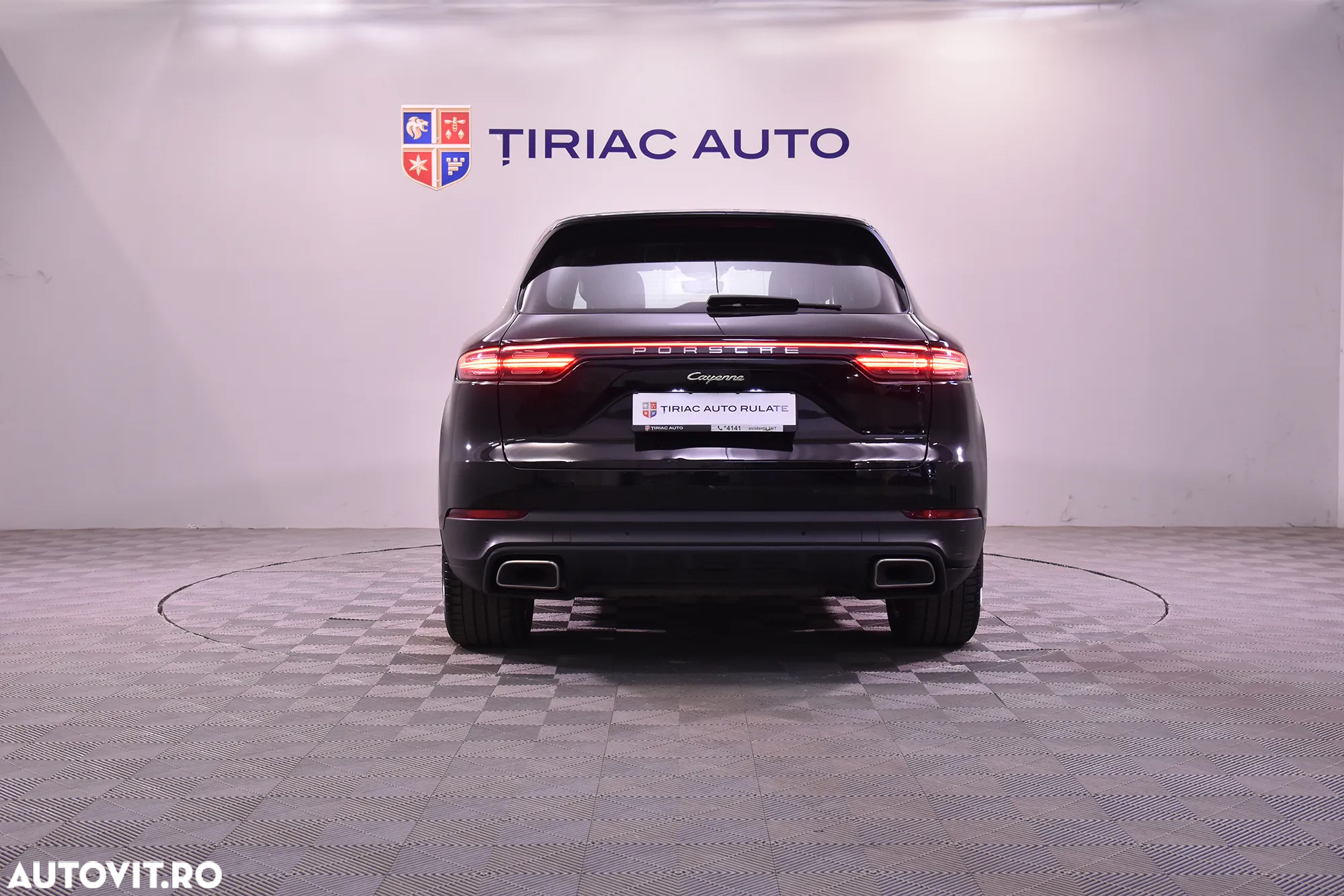 Porsche Cayenne - 4