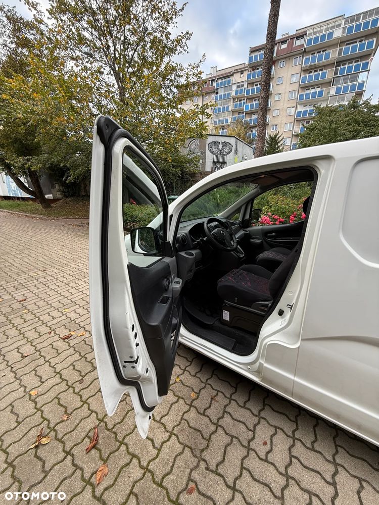 Nissan NV200 - 14
