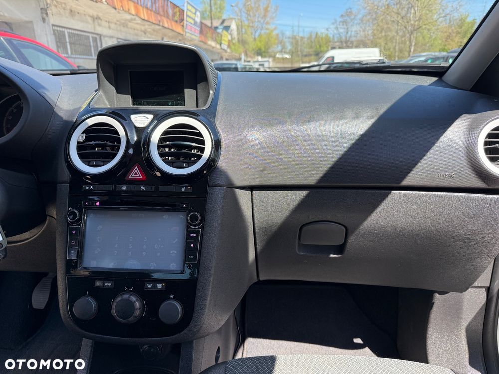 Opel Corsa 1.4 16V Cosmo - 6