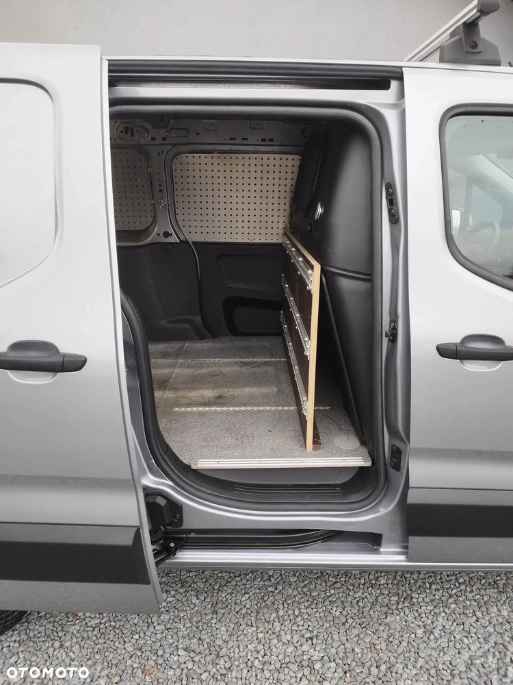 Opel COMBO MAXI 3 OSOBY - 16