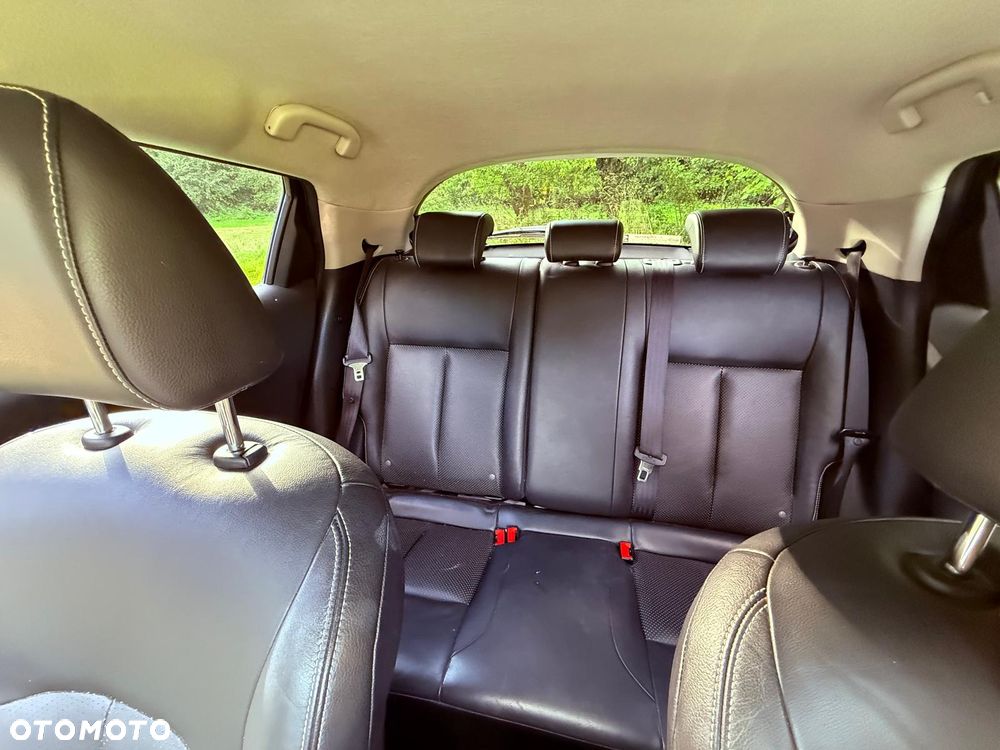 Nissan Juke 1.6 T Shiro 4x4 - 11