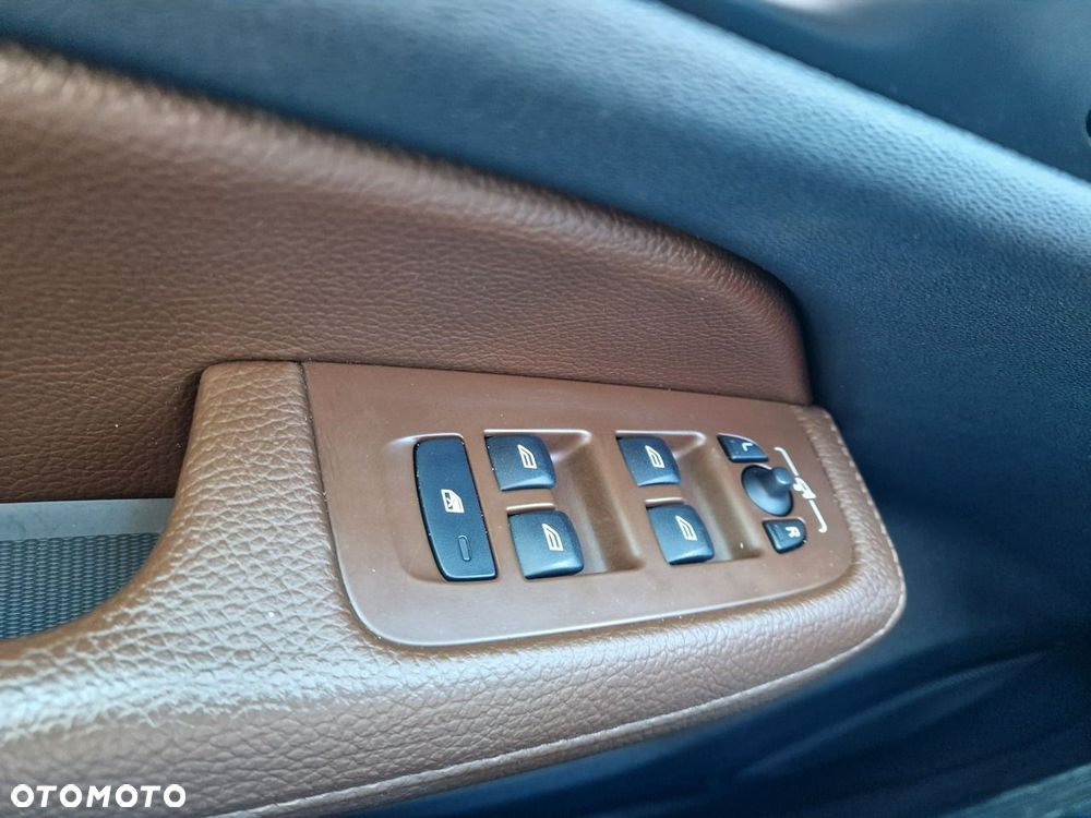 Volvo V60 D3 Geartronic Momentum Pro - 24