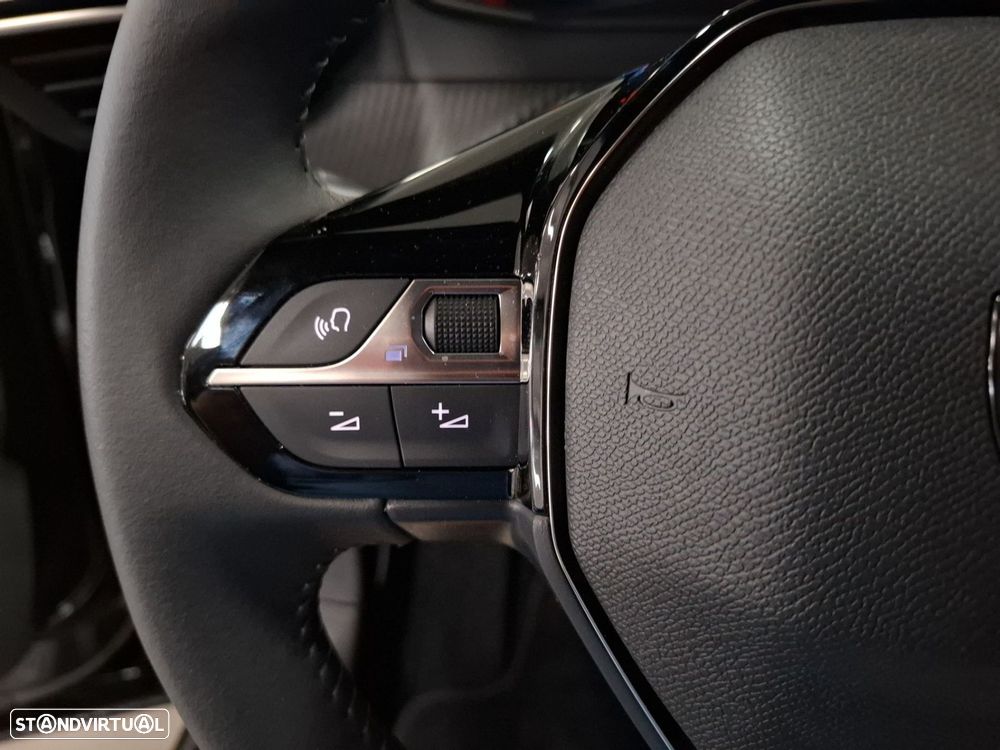 Peugeot 2008 1.2 PureTech Allure - 16