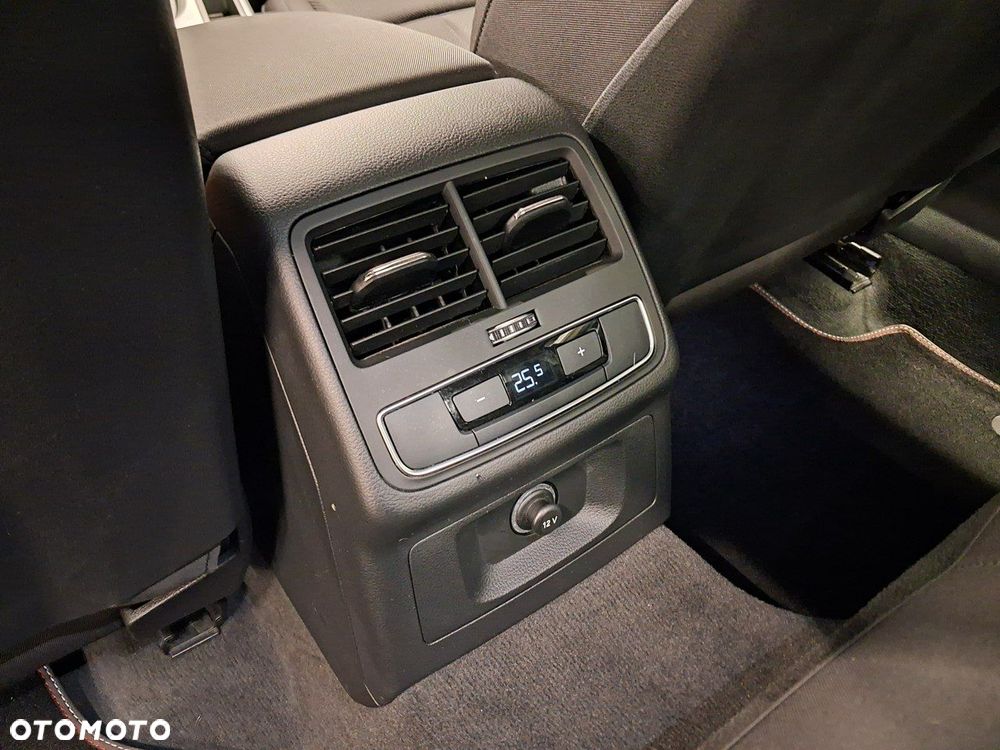 Audi A4 Limousine - 14