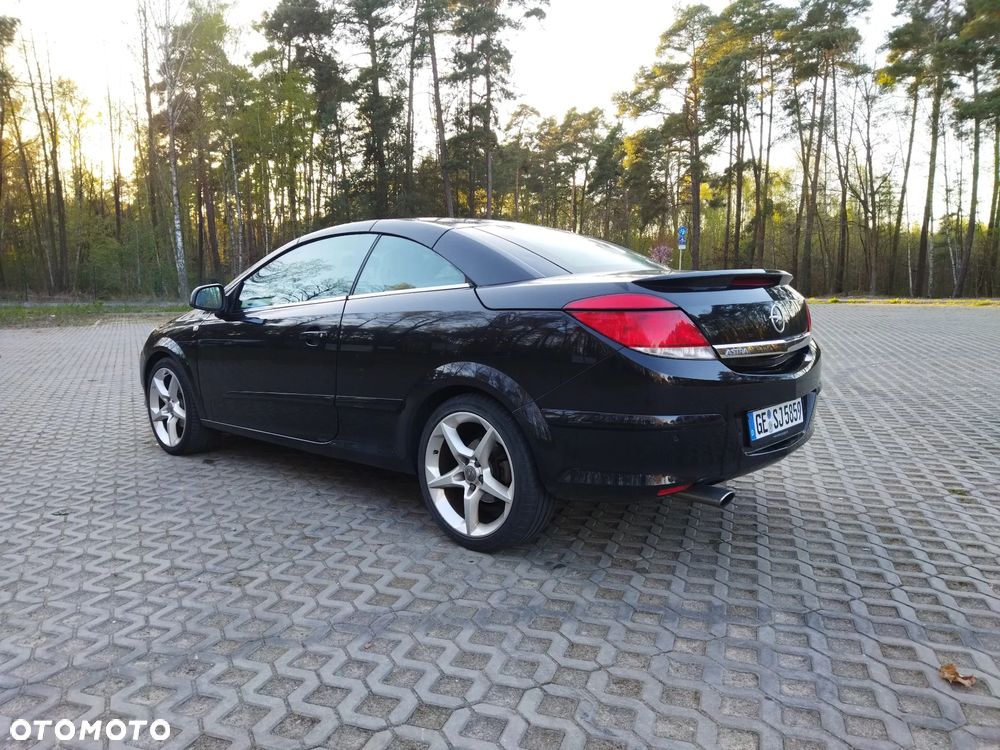 Opel Astra 1.8 Edition 111 Jahre - 3