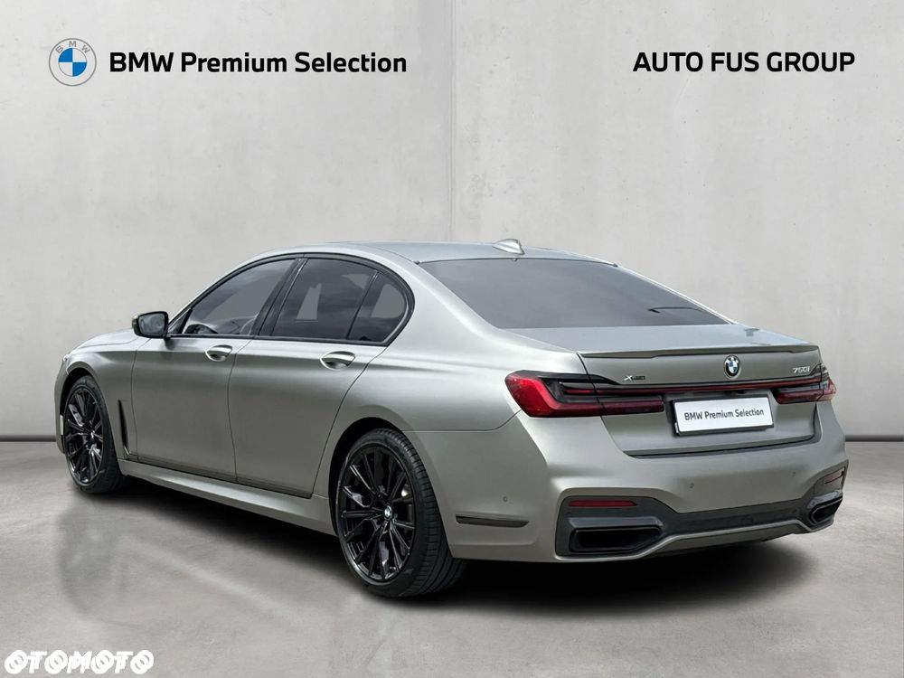 BMW Seria 7 750i xDrive sport - 3
