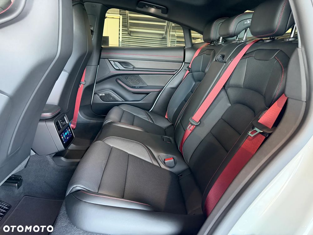 Porsche Taycan 105kWh 4S Black Edition - 19