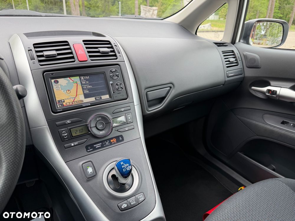 Toyota Auris 1.8 HSD Luna - 22