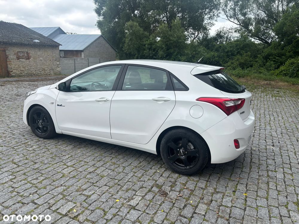 Hyundai i30 1.6 CRDI Trend - 4