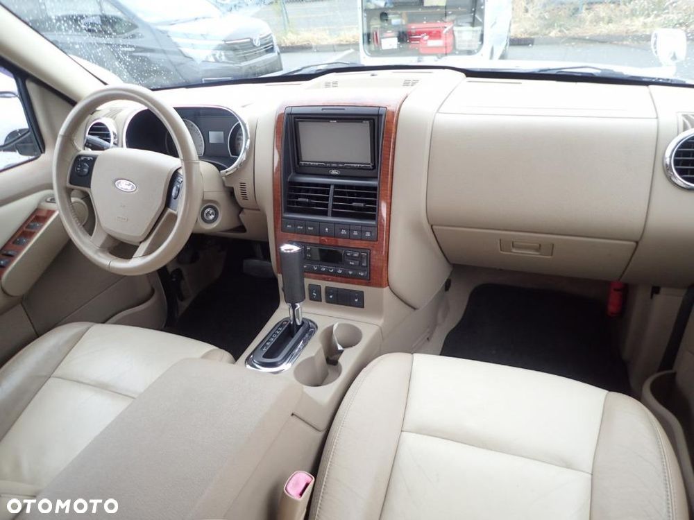 Ford Explorer 4.6 4WD - 5