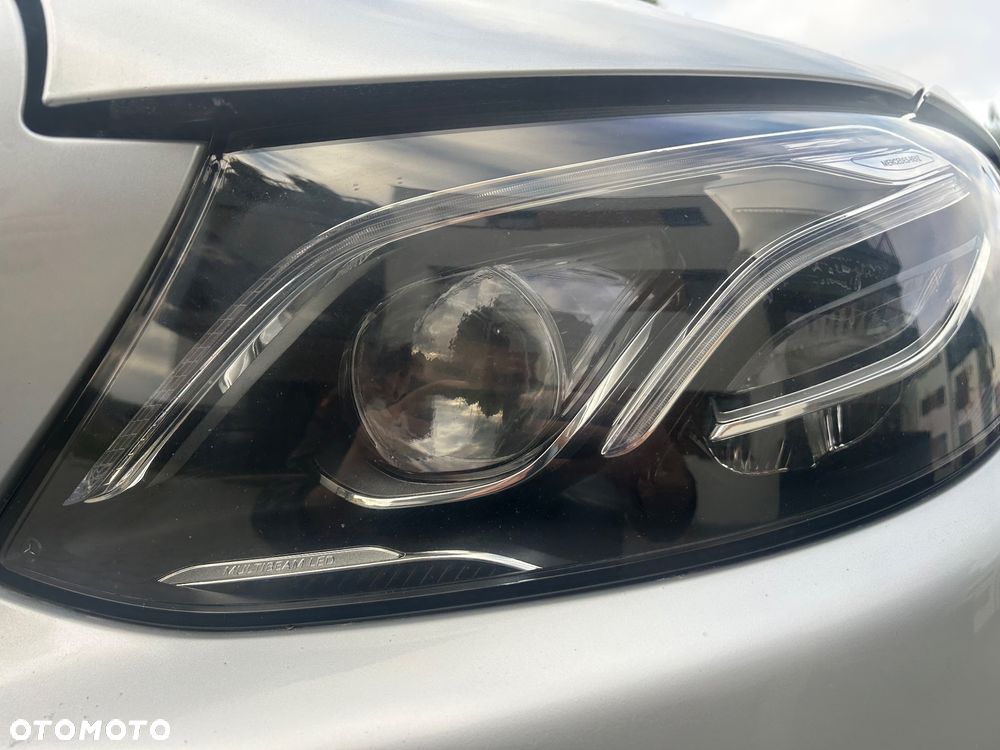 Mercedes-Benz Klasa E 220 d T 9G-TRONIC - 16