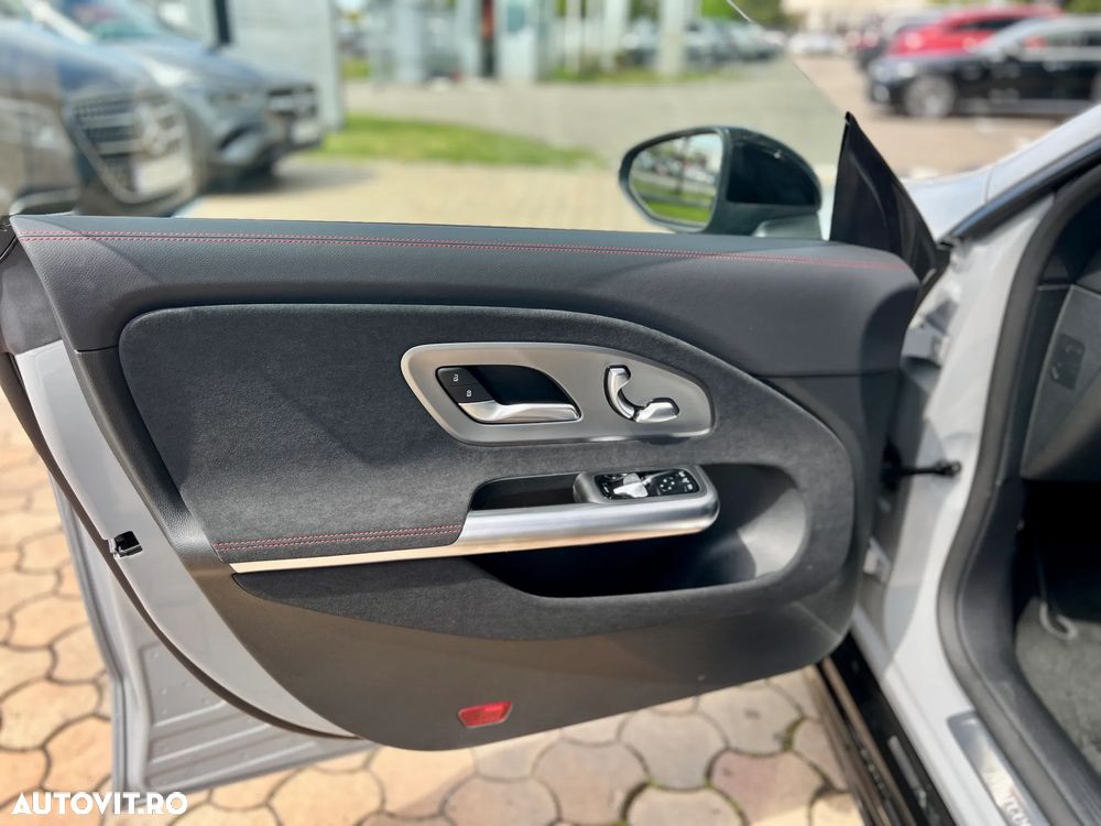 Mercedes-Benz CLA 200 4MATIC Coupe - 9