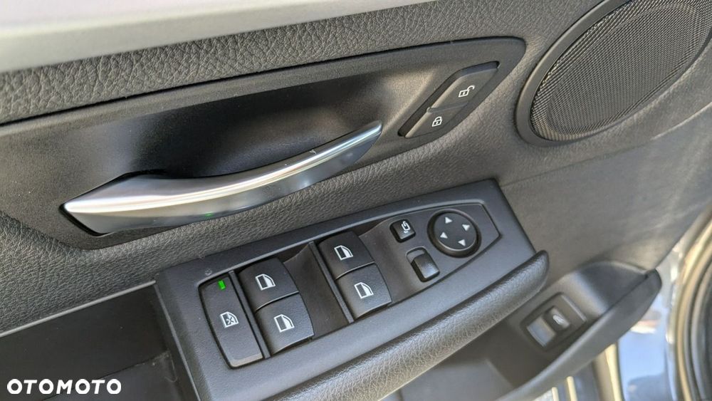 BMW Seria 2 216d Advantage - 32
