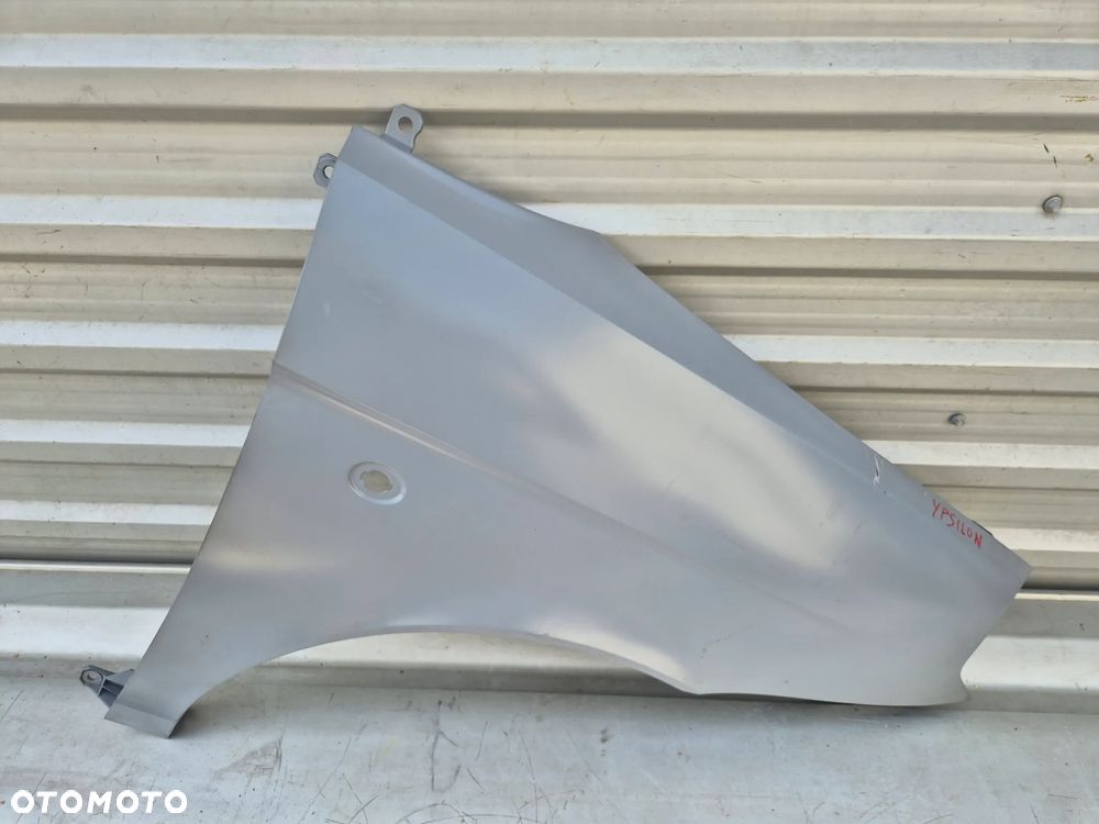 Błotnik prawy przód Lancia Ypsilon - 2