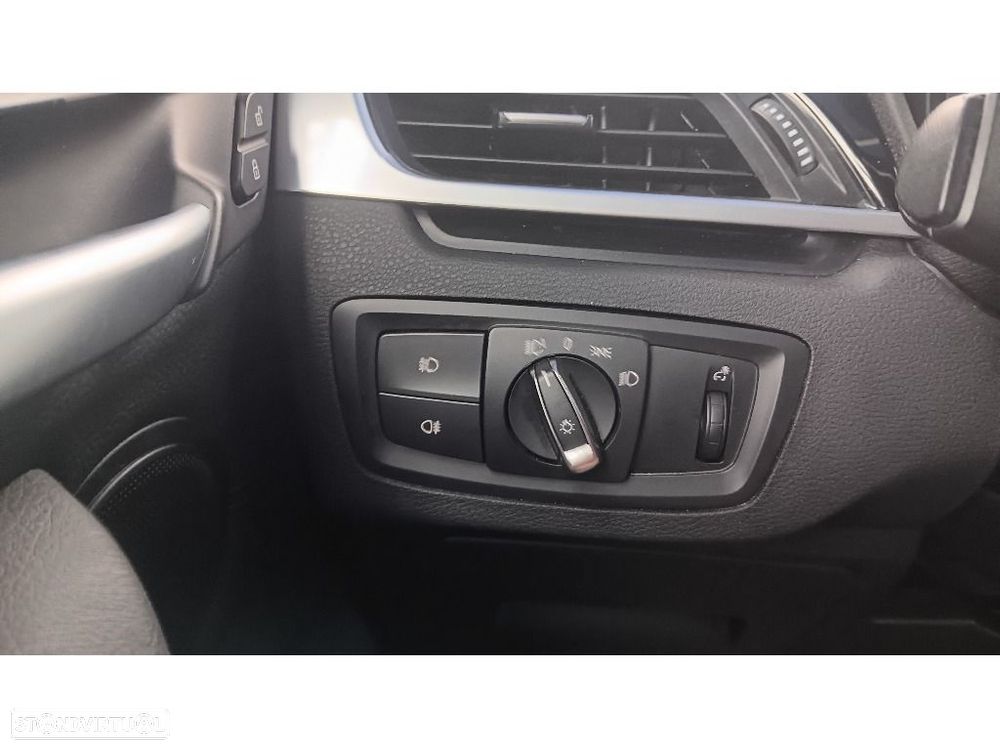 BMW X1 16 d sDrive Line xLine - 13