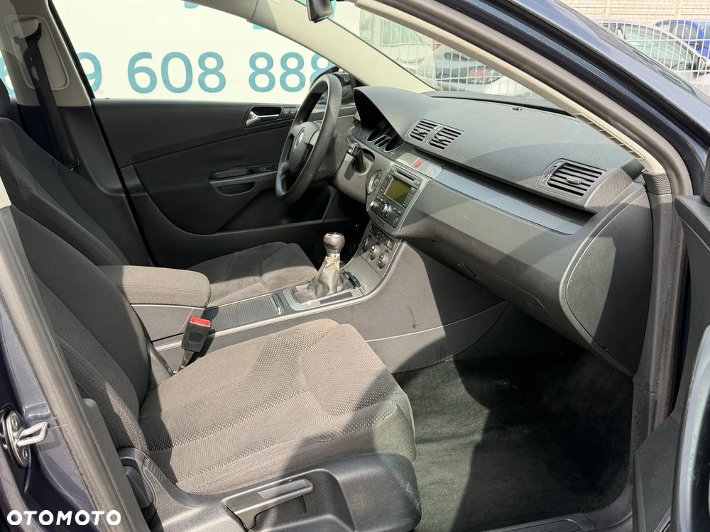 Volkswagen Passat - 15