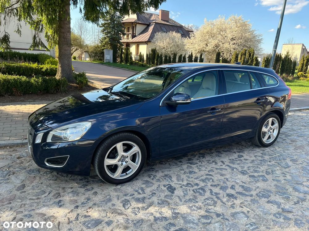 Volvo V60 T4 Summum - 9