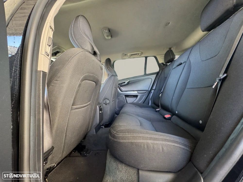Volvo V60 1.6 D2 Momentum Eco - 12