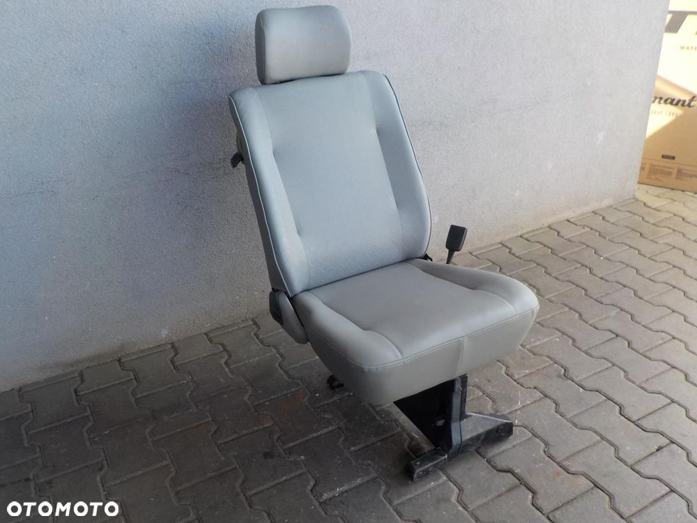 VW T4 FOTEL KOZIOŁEK SKŁADANY TYŁ TYLNY - 1