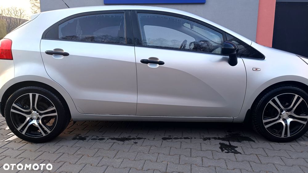Kia Rio 1.1 crdi L - 10