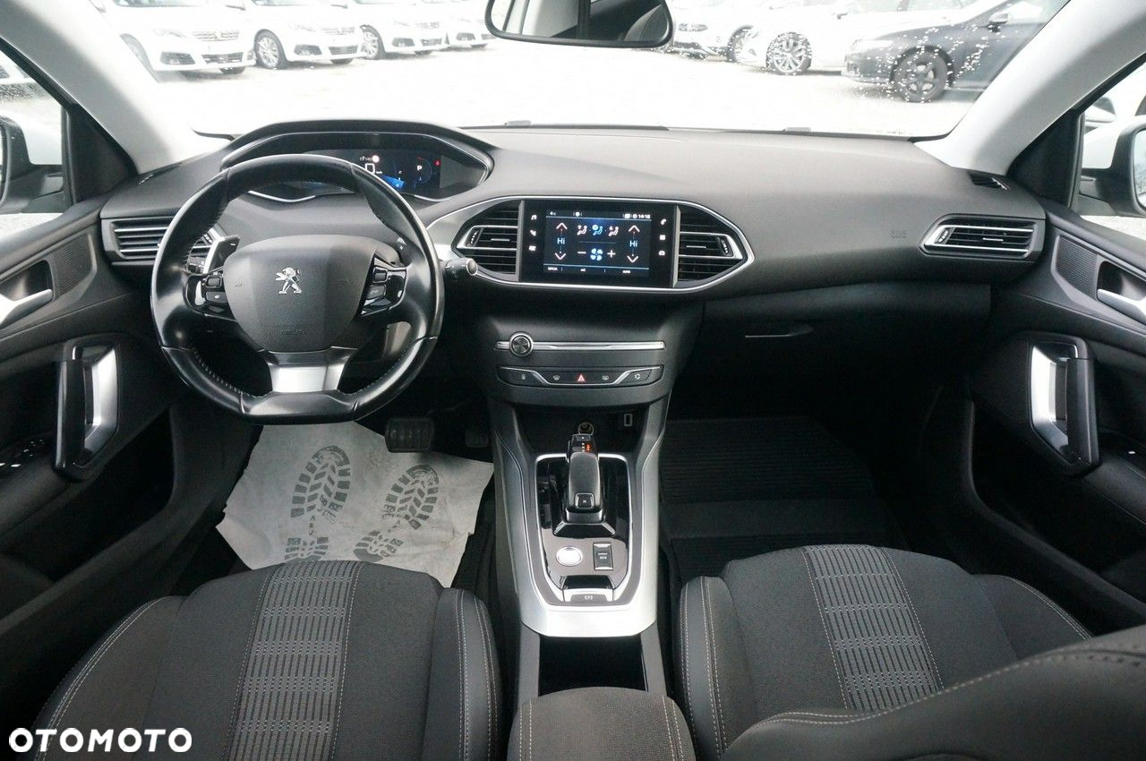 Peugeot 308 1.5 BlueHDi Allure Pack S&S EAT8 - 11