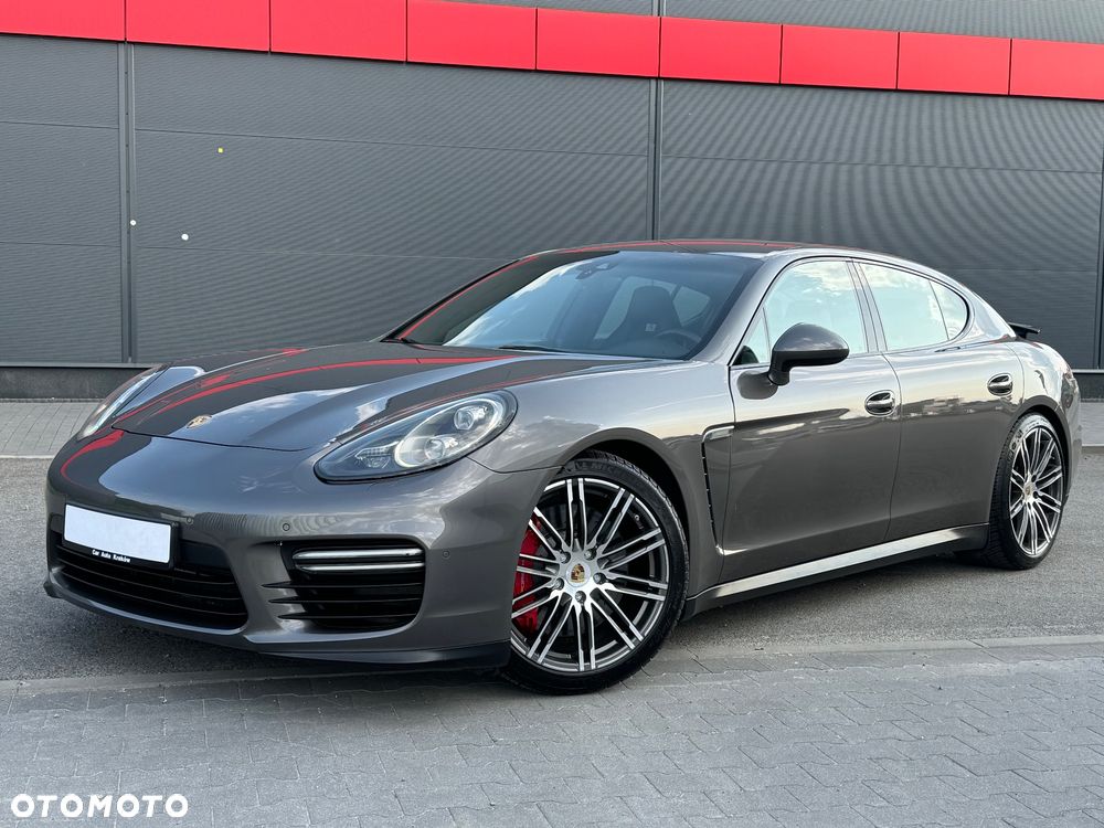 Porsche Panamera - 1