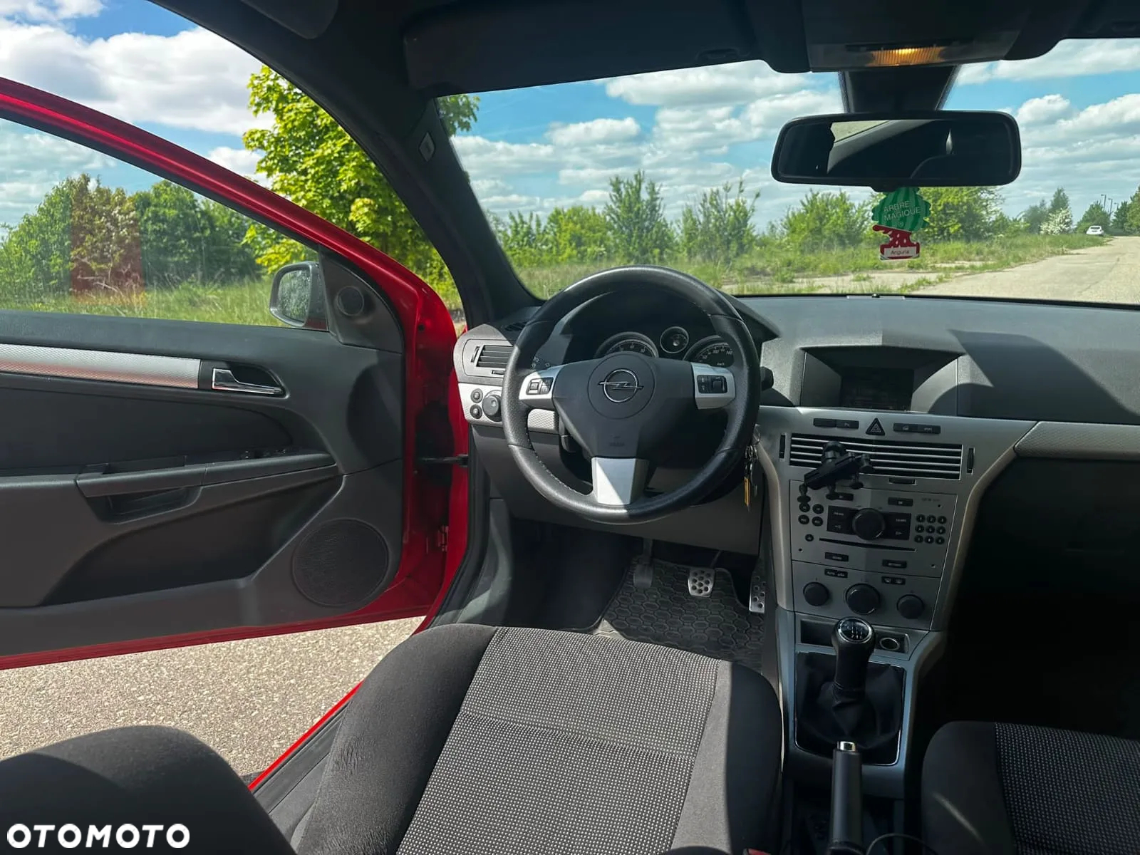 Opel Astra GTC 1.6 Turbo Edition - 11