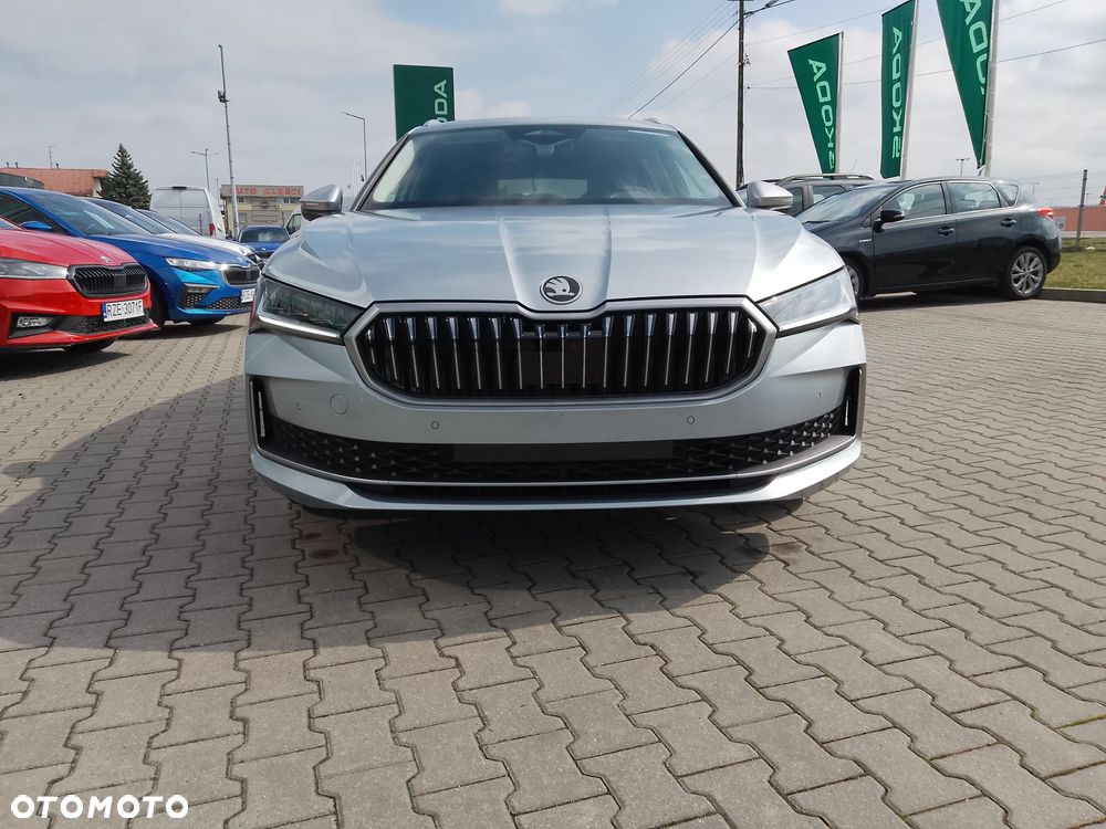 Skoda Superb 2.0 TDI SCR Selection DSG - 2