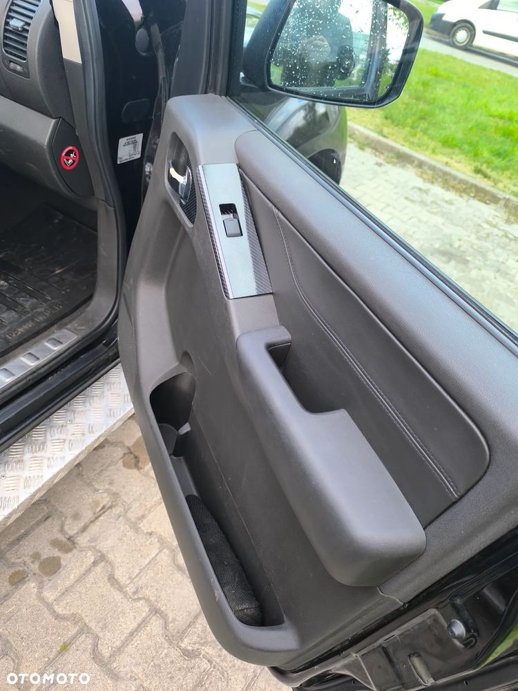 Nissan Pathfinder 2.5 D LE - 23