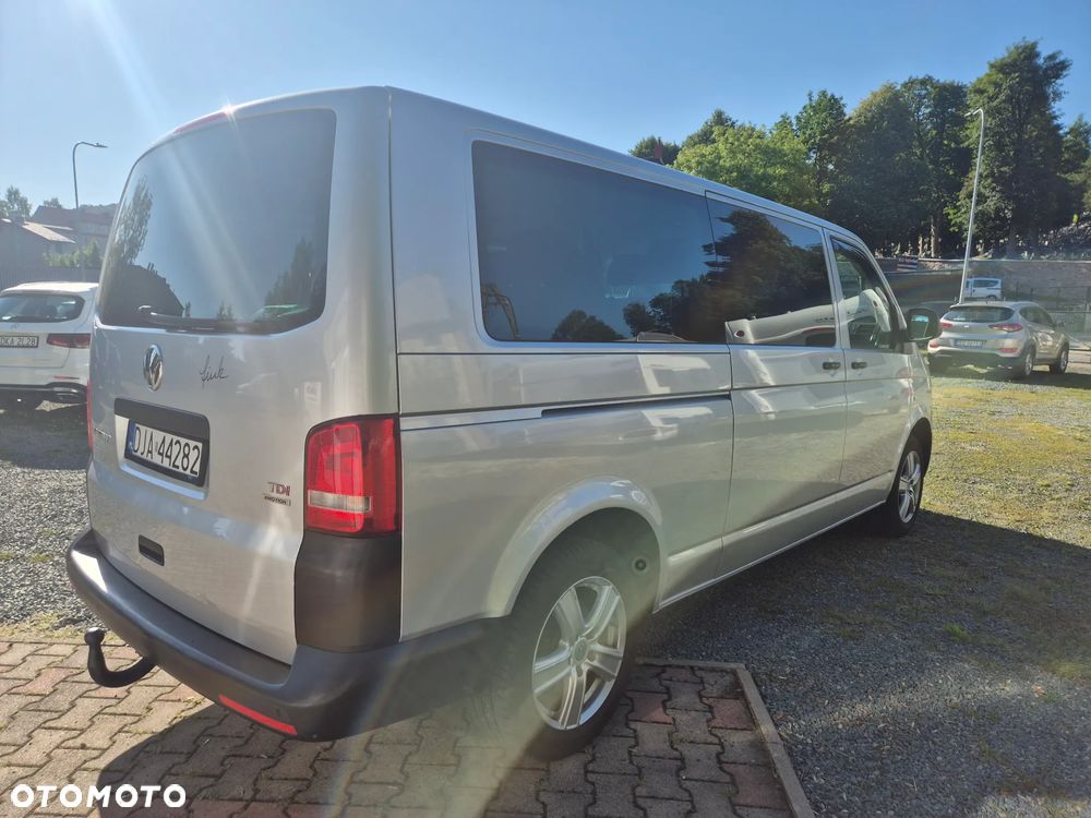 Volkswagen Caravelle - 9