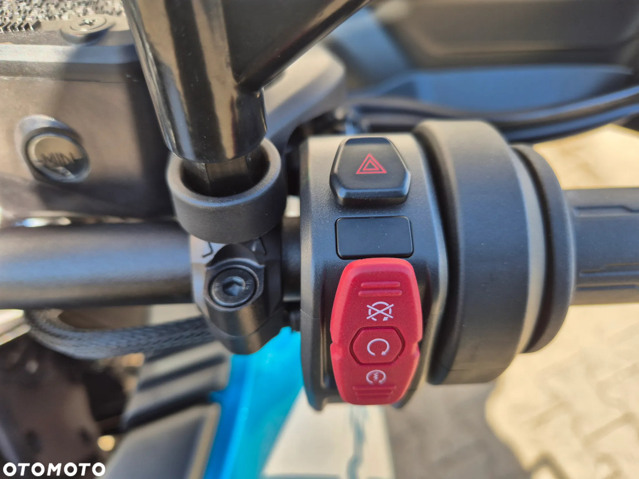 CFMoto MT - 21