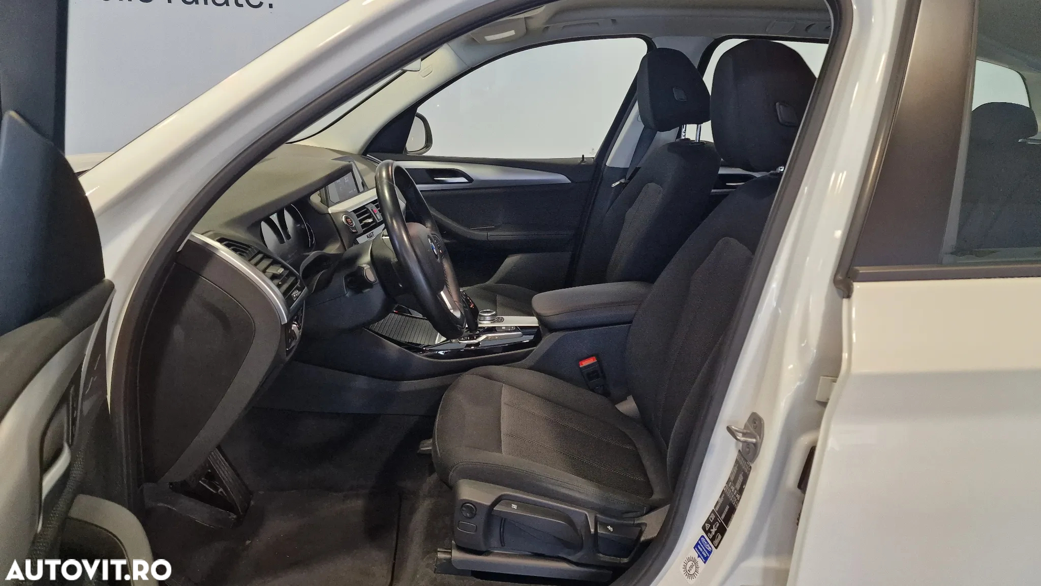 BMW X3 xDrive20i AT - 8