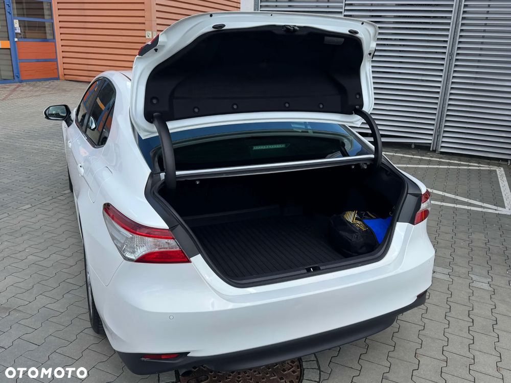 Toyota Camry 2.5 Hybrid Comfort CVT - 11