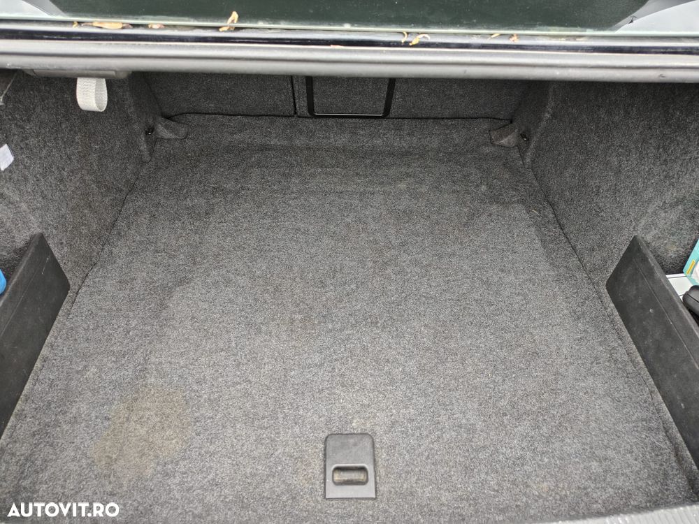 Volkswagen Passat 2.0 TDI Comfortline - 10