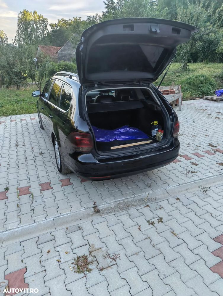 Volkswagen Golf - 8