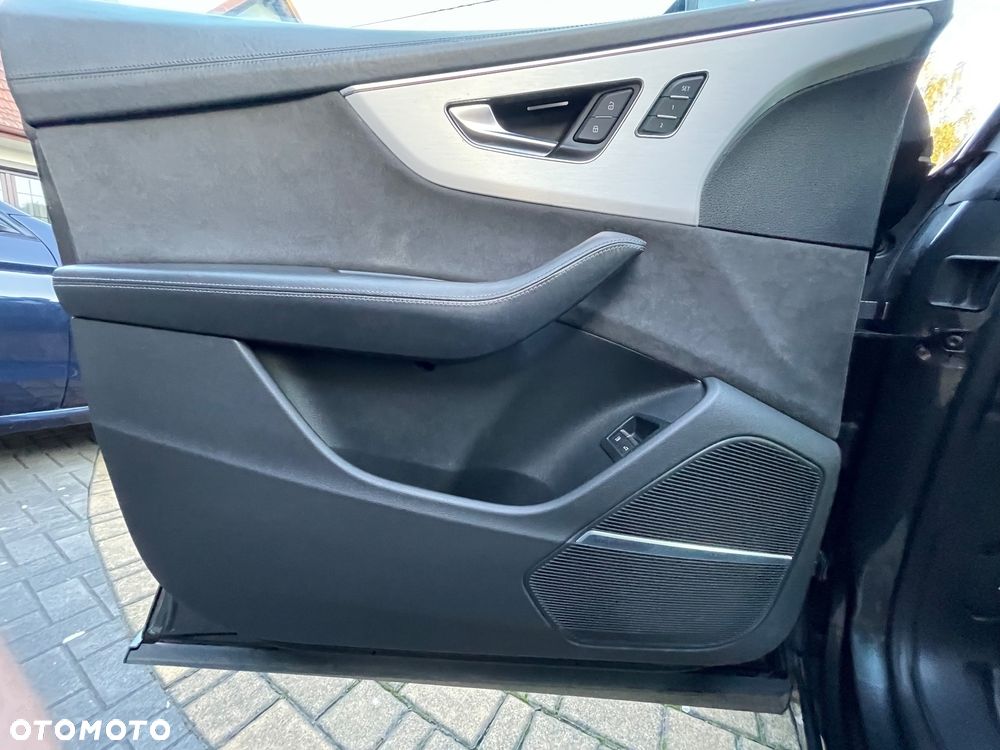 Audi Q8 55 TFSI e PHEV Quattro Tiptronic - 12