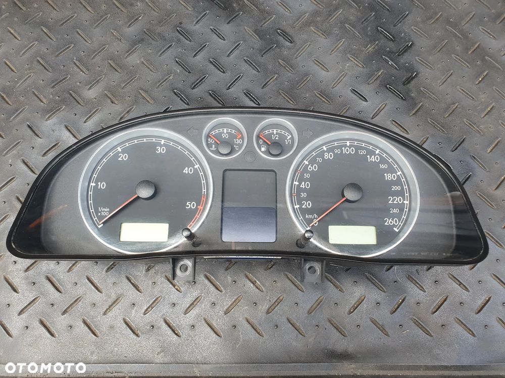 VW PASSAT B5 FL 1,9 TDI LICZNIK ZEGARY 3B0920827A  POSIADAM 3 SZT - 1
