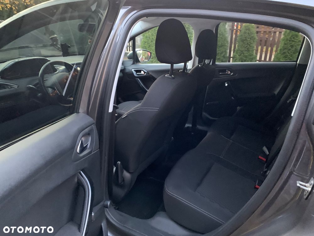 Peugeot 208 1.2 PureTech Active - 18