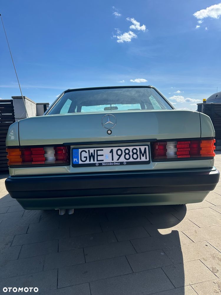 Mercedes-Benz W201 (190) - 4