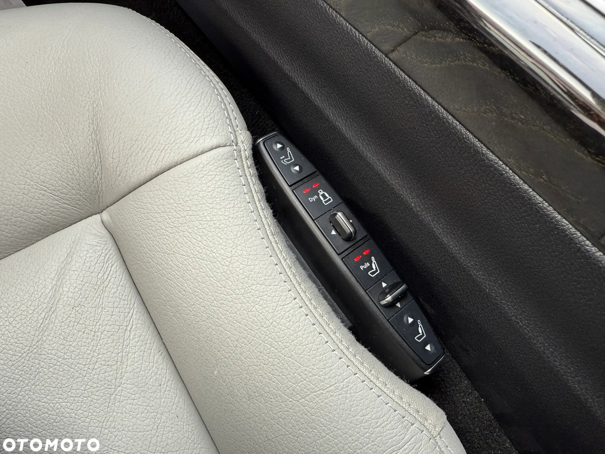 Mercedes-Benz Klasa E 350 T CDI DPF 4Matic BlueEFFICIENCY 7G-TRONIC - 28